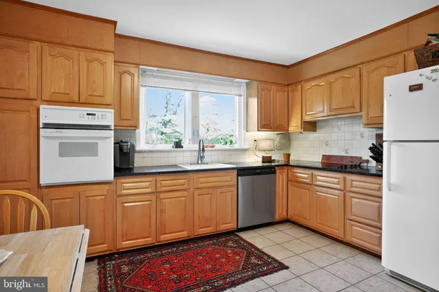 $659,900 | 376 Meadowbrook Road, North Wales, PA 19454