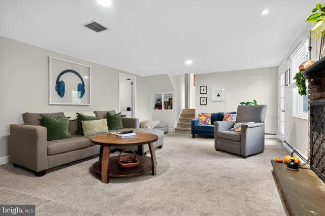 $659,900 | 376 Meadowbrook Road, North Wales, PA 19454