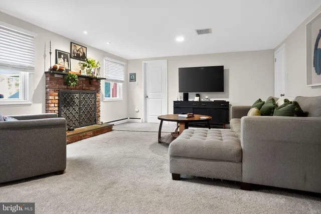 $659,900 | 376 Meadowbrook Road, North Wales, PA 19454