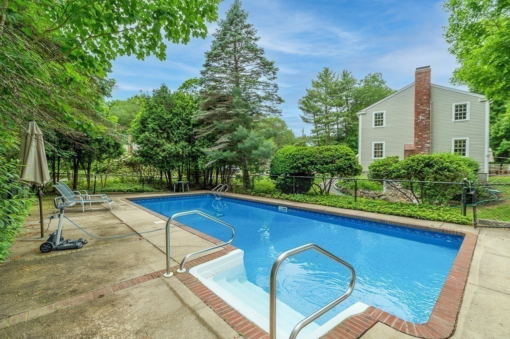 5 Whipple Road Hamilton, MA 01982 - Photo 4 of 41 Gallery Image 4