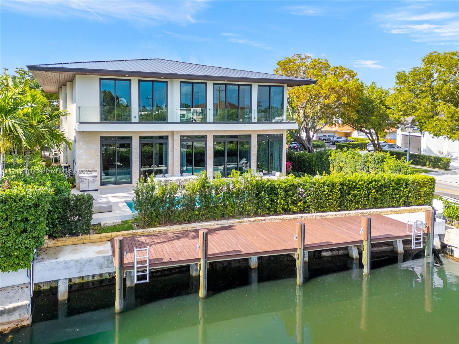 12575 Palm Road North Miami, FL 33181 - Photo 1 of 1 Gallery Image 1