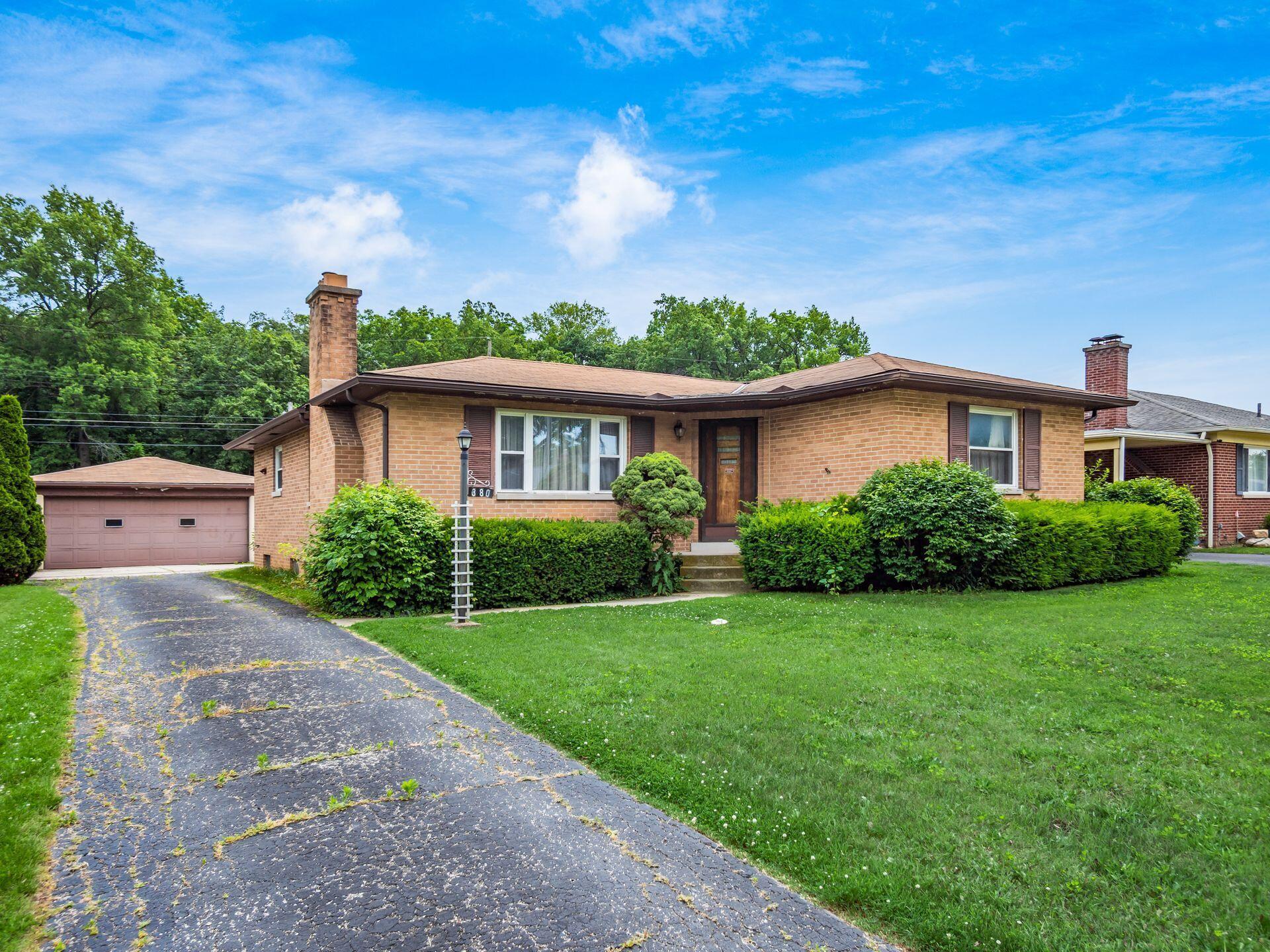 380 Topsfield Road Columbus, OH 43228 - Photo 2 of 42