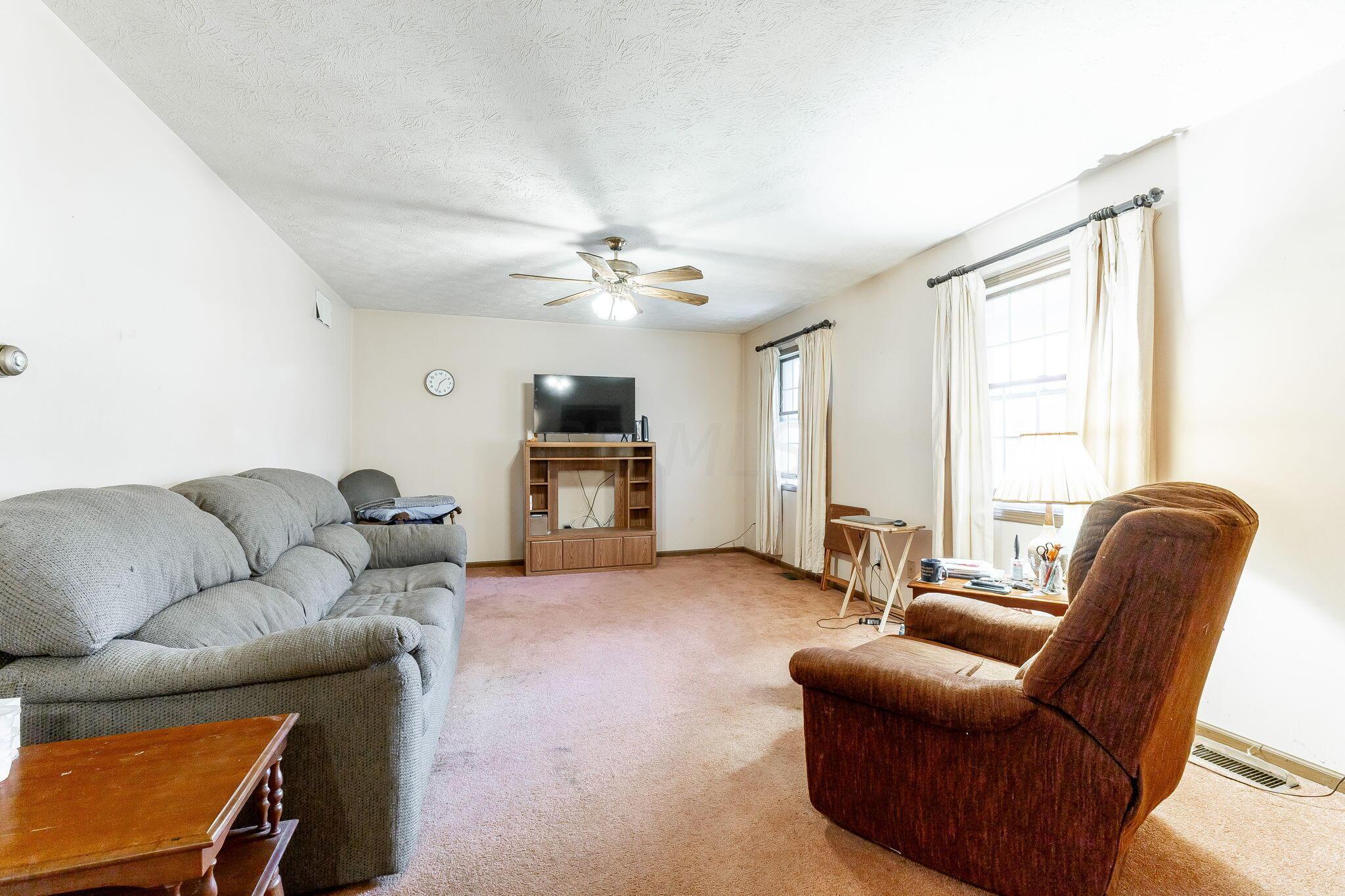 487 Meadow Lane Springfield, OH 45505 - Photo 10 of 58 487 Meadow Ln (Interior)-1