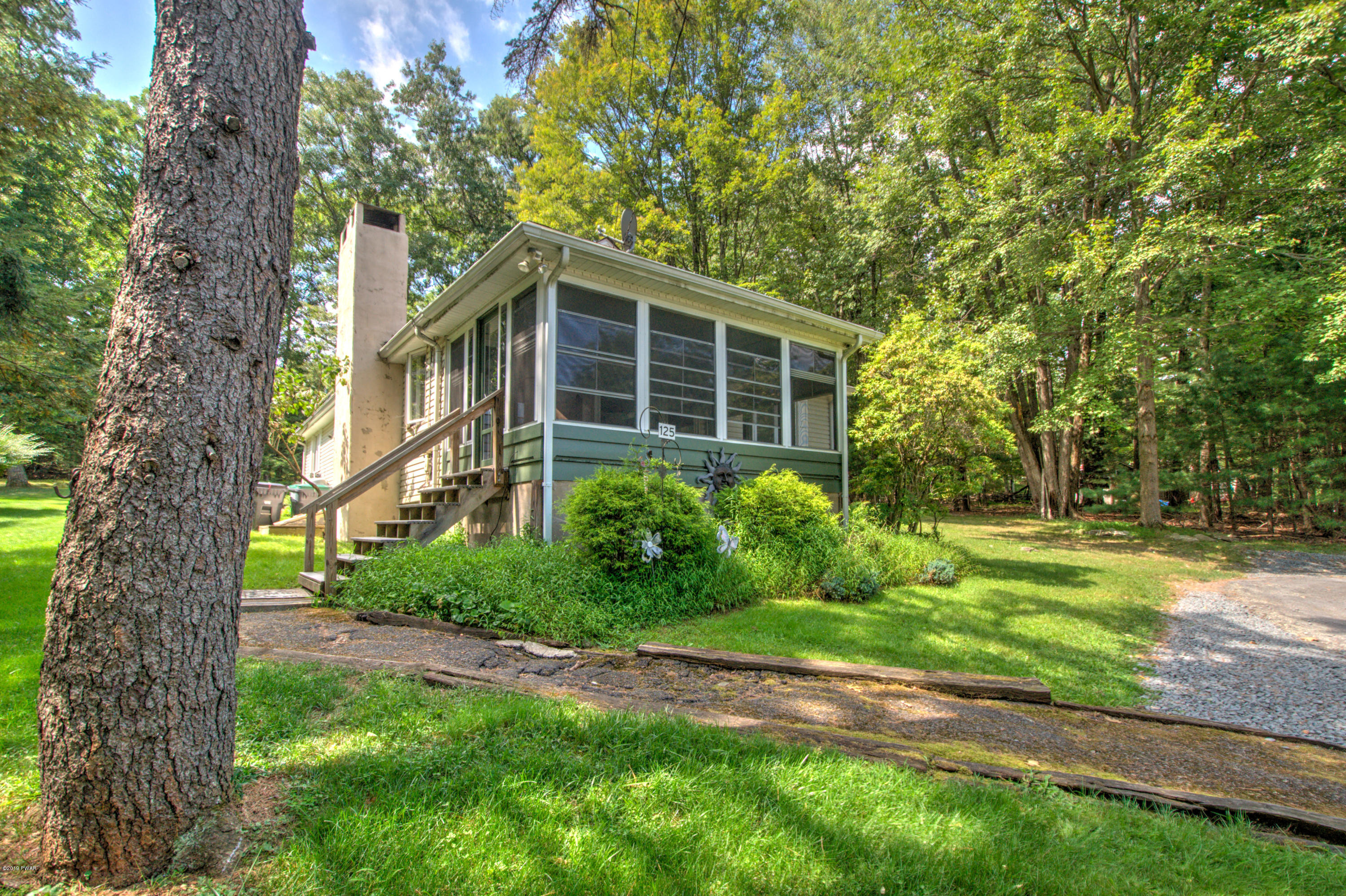 125 Old Oak Road Tafton, PA 18464 - Photo 26 of 35 23-Exterior2