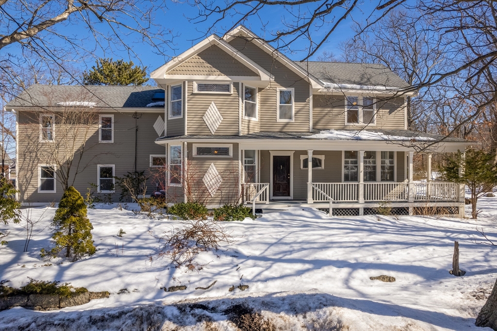 94 Phillips Avenue Rockport, MA 01966 - Photo 2 of 38