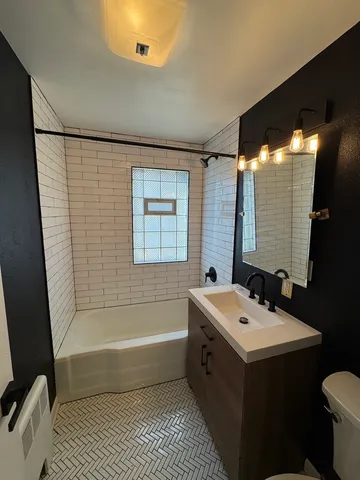 $2,150 | 1111 Lincoln Street, Unit 1, Lockport, IL 60441