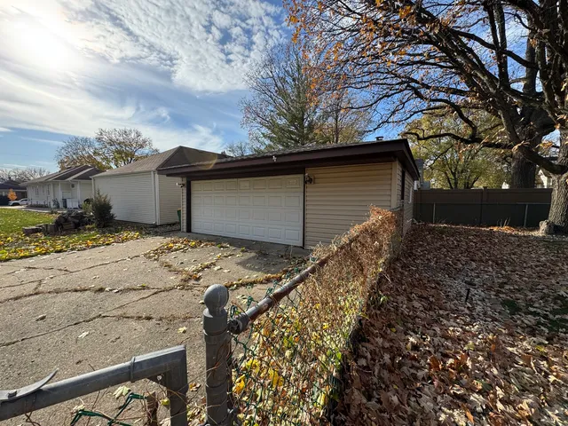 $2,150 | 1111 Lincoln Street, Unit 1, Lockport, IL 60441