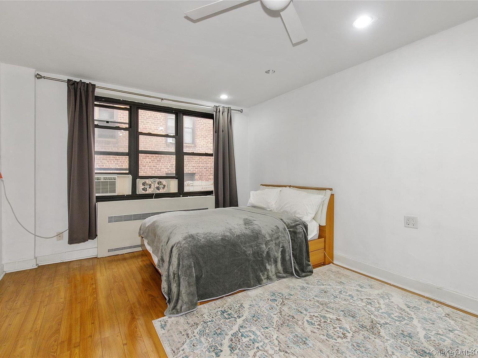 15 Canterbury Road, Unit C10 Great Neck, NY 11021 - Photo 3 of 22 Gallery Image 3