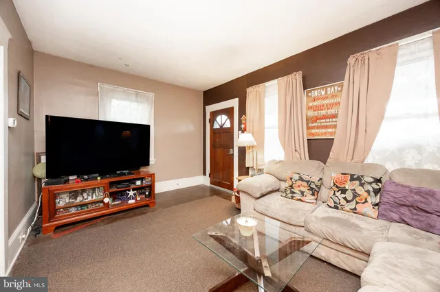 $275,000 | 302 West 8th Street, Lansdale, PA 19446