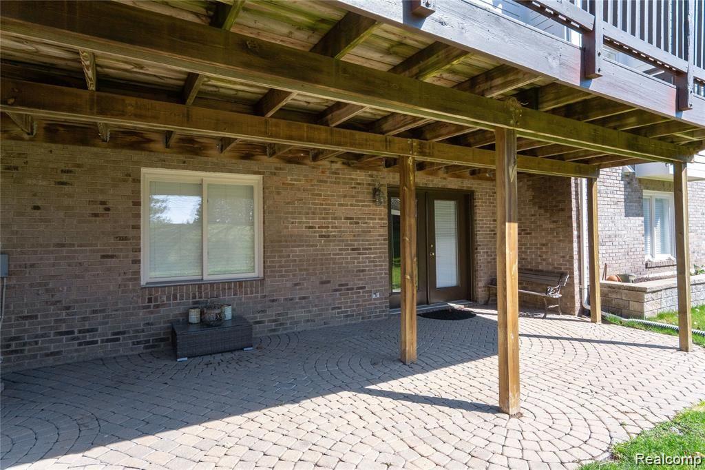 1403 Tulberry Circle Rochester, MI 48306 - Photo 37 of 91 Exteriors (7 of 11).jpg