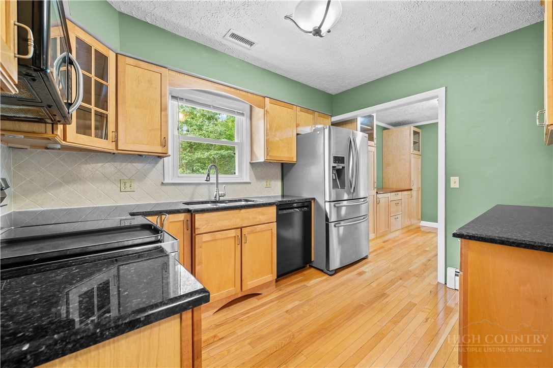 945 7 Oaks Road Boone, NC 28607 - Photo 9 of 50