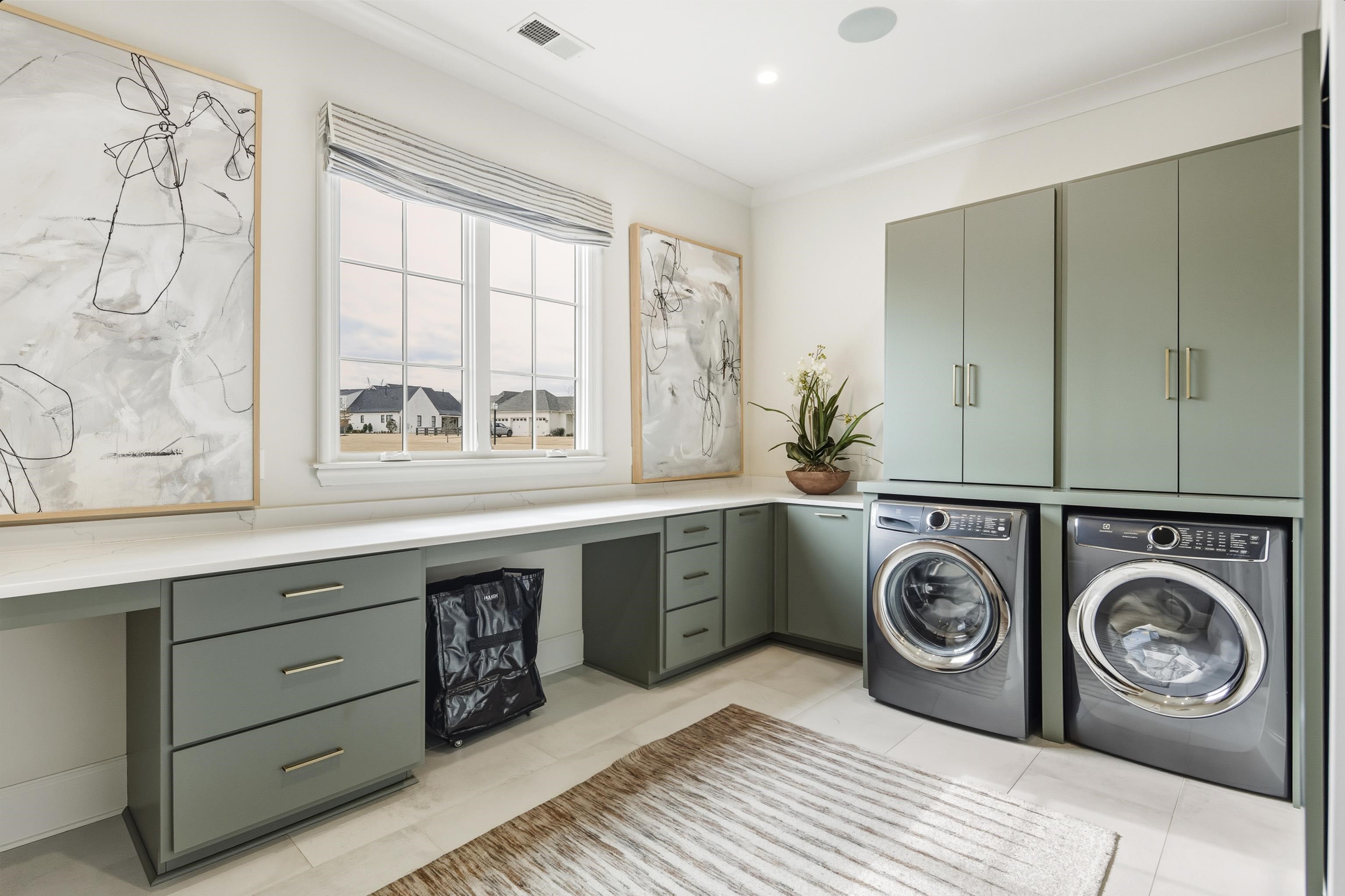 160 North Lake Road Piperton, TN 38017 - Photo 28 of 40 a utility room with sink dryer and washer