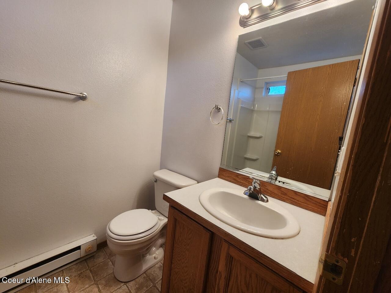 311 North Handy Street Post Falls, ID 83854 - Photo 10 of 15 Bathroom 1