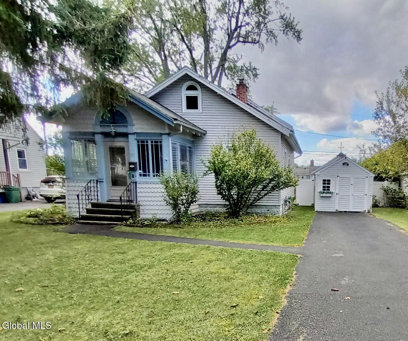 27 Pershing Avenue Rensselaer, NY 12144 - Photo 1 of 19 2665270216456777842