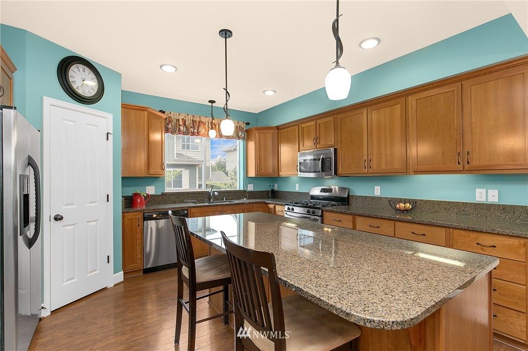4660 Northeast 3rd Court, Unit J2 Renton, WA 98059 - Photo 8 of 25