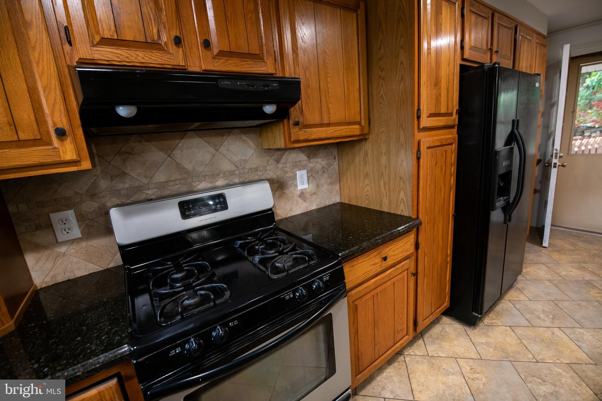 428 Friedensburg Road Reading, PA 19606 - Photo 14 of 44 Kitchen