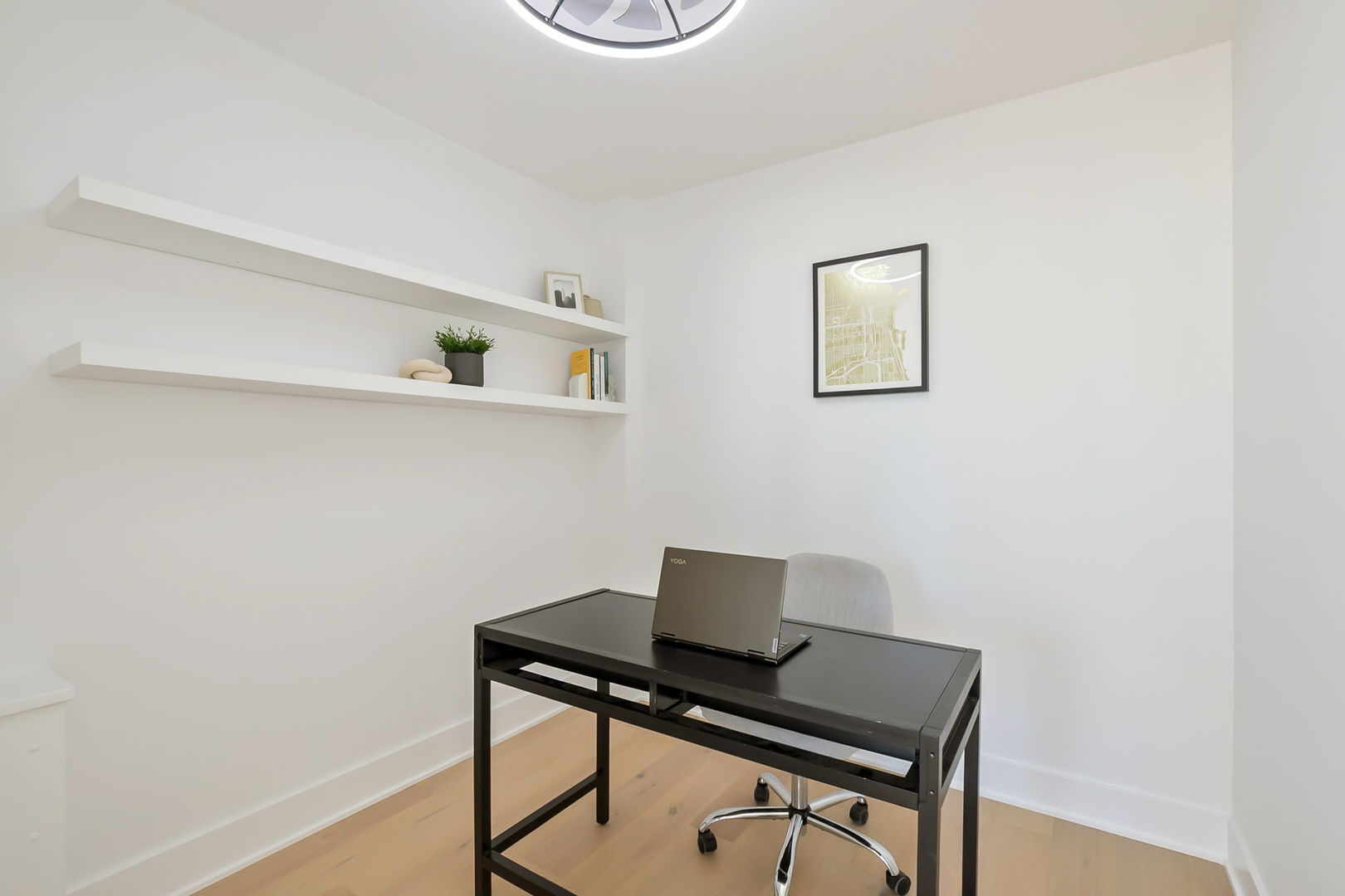 1460 North Sandburg Terrace, Unit 2001A Chicago, IL 60610 - Photo 13 of 39 a view of a workspace with a window