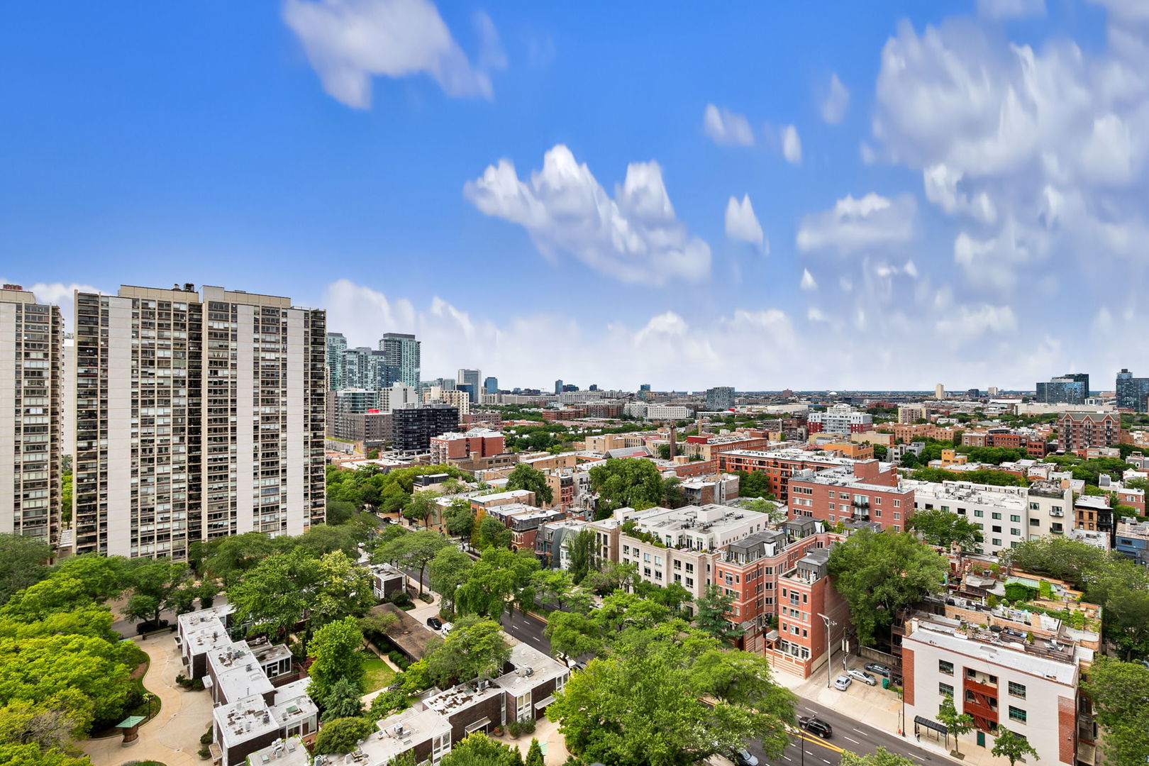 1460 North Sandburg Terrace, Unit 2001A Chicago, IL 60610 - Photo 27 of 39 a view of a city