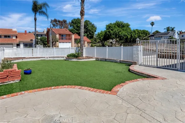$1,250,000 | 25452 Esrose Court, Lake Forest, CA 92630