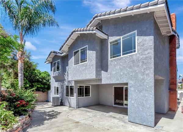 $1,250,000 | 25452 Esrose Court, Lake Forest, CA 92630