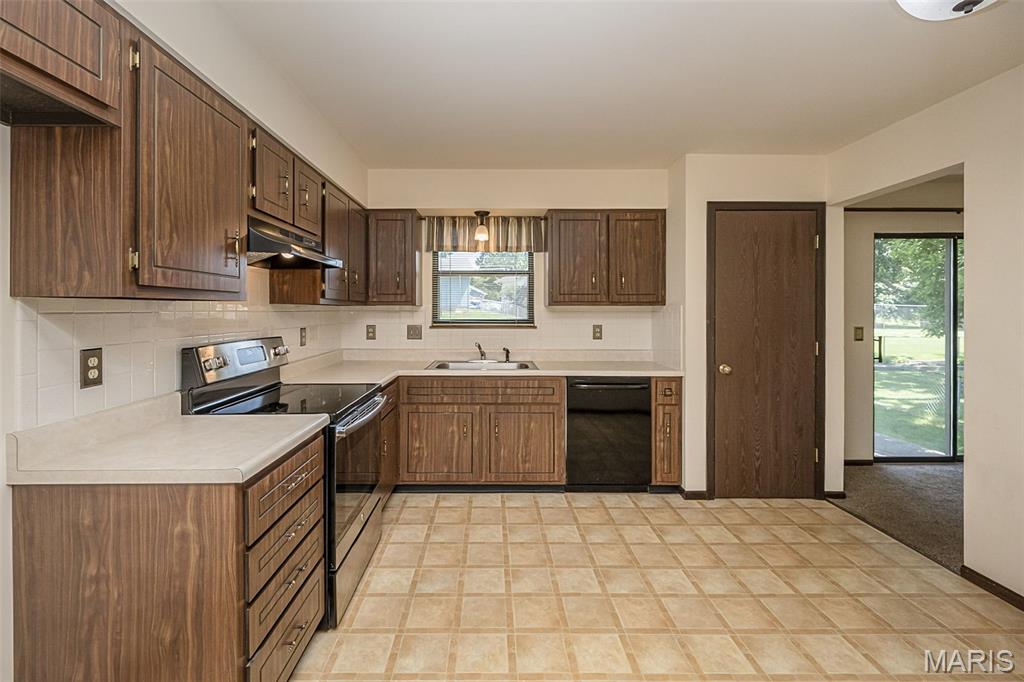 4216 Elkhart Lake Road St. Charles, MO 63304 - Photo 14 of 37