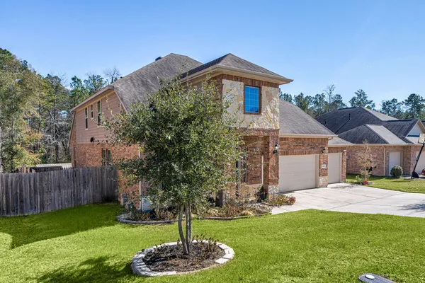 $420,000 | 2007 Brookmont Drive, Conroe, TX 77301