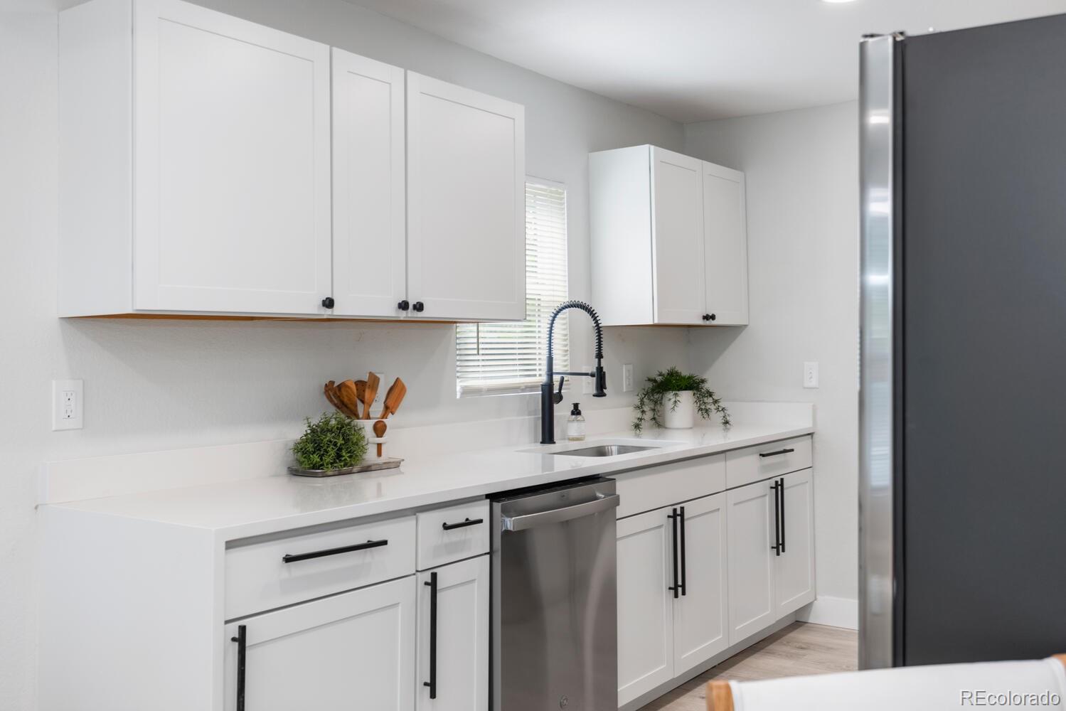 815 Perry Street Denver, CO 80204 - Photo 7 of 30 Gallery Image 7