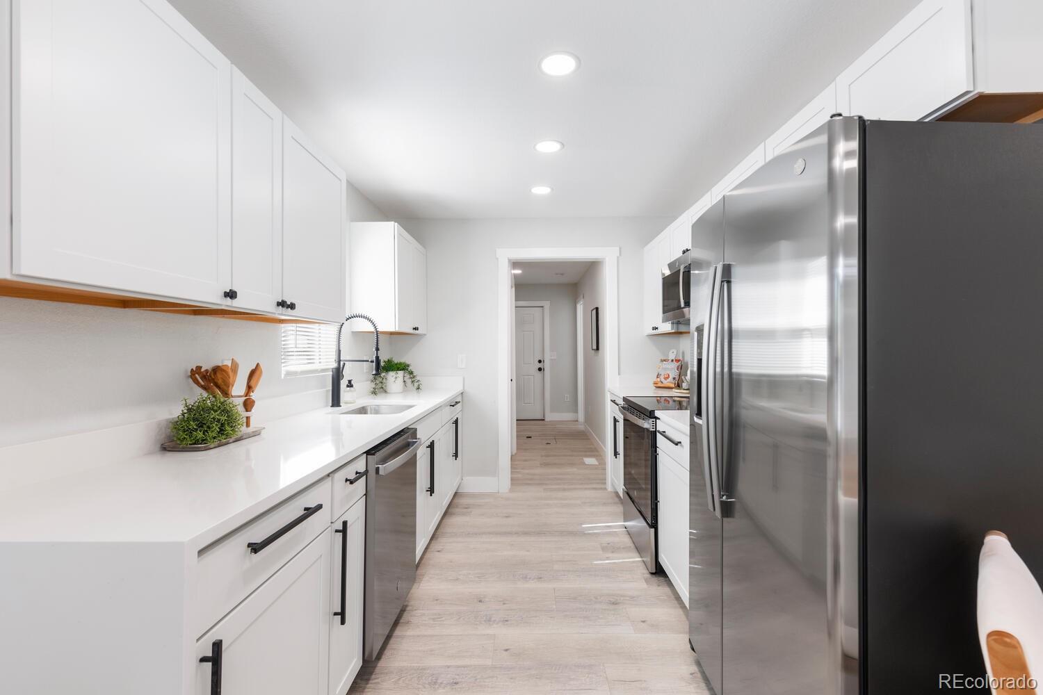 815 Perry Street Denver, CO 80204 - Photo 10 of 30 Gallery Image 10