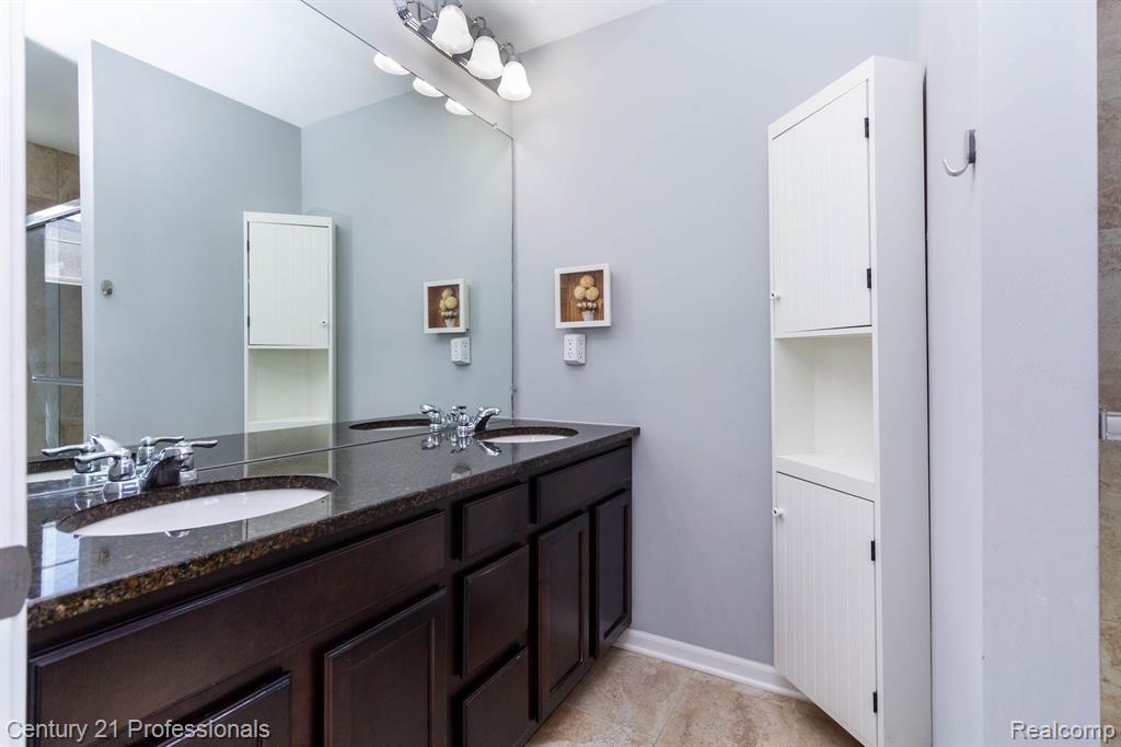 951 Barclay Circle, Unit 48 Rochester Hills, MI 48307 - Photo 19 of 31