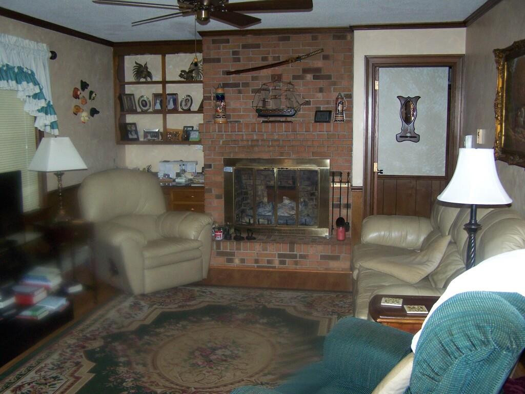 209 Firetower Road La Grange, NC 28551 - Photo 6 of 17 Family Room