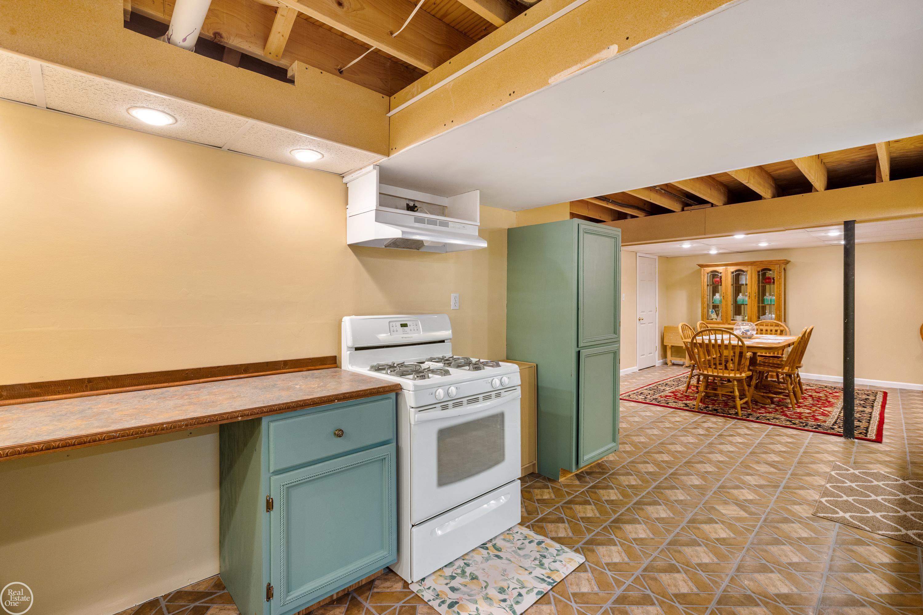 52103 Southview Ridge Macomb, MI 48042 - Photo 35 of 49 50137701-88375a9d-57c1-440e-b573-23433a8d68d0.JPG