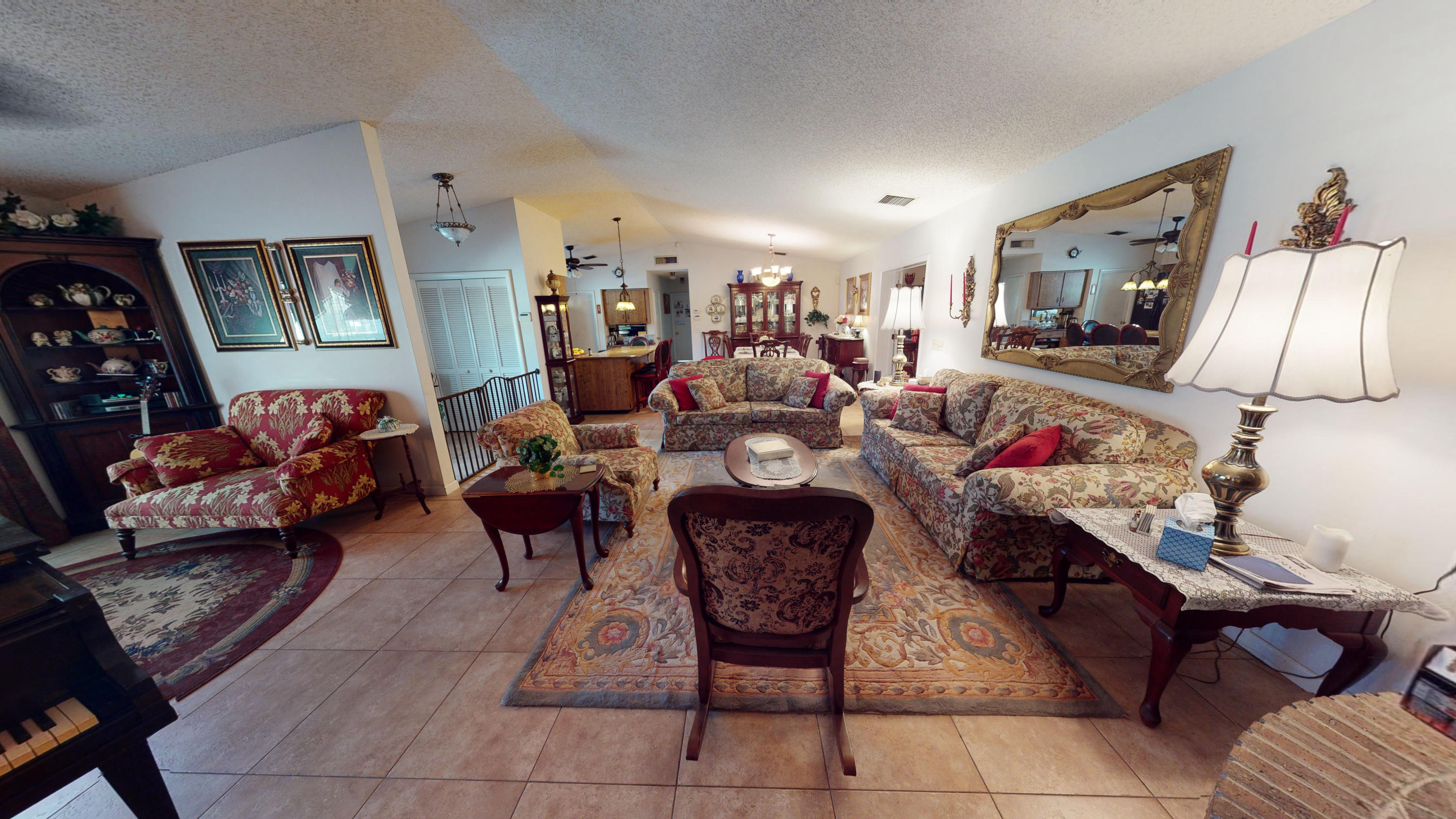 2929 Nicholas Road Fort Pierce, FL 34982 - Photo 3 of 21 Living Area