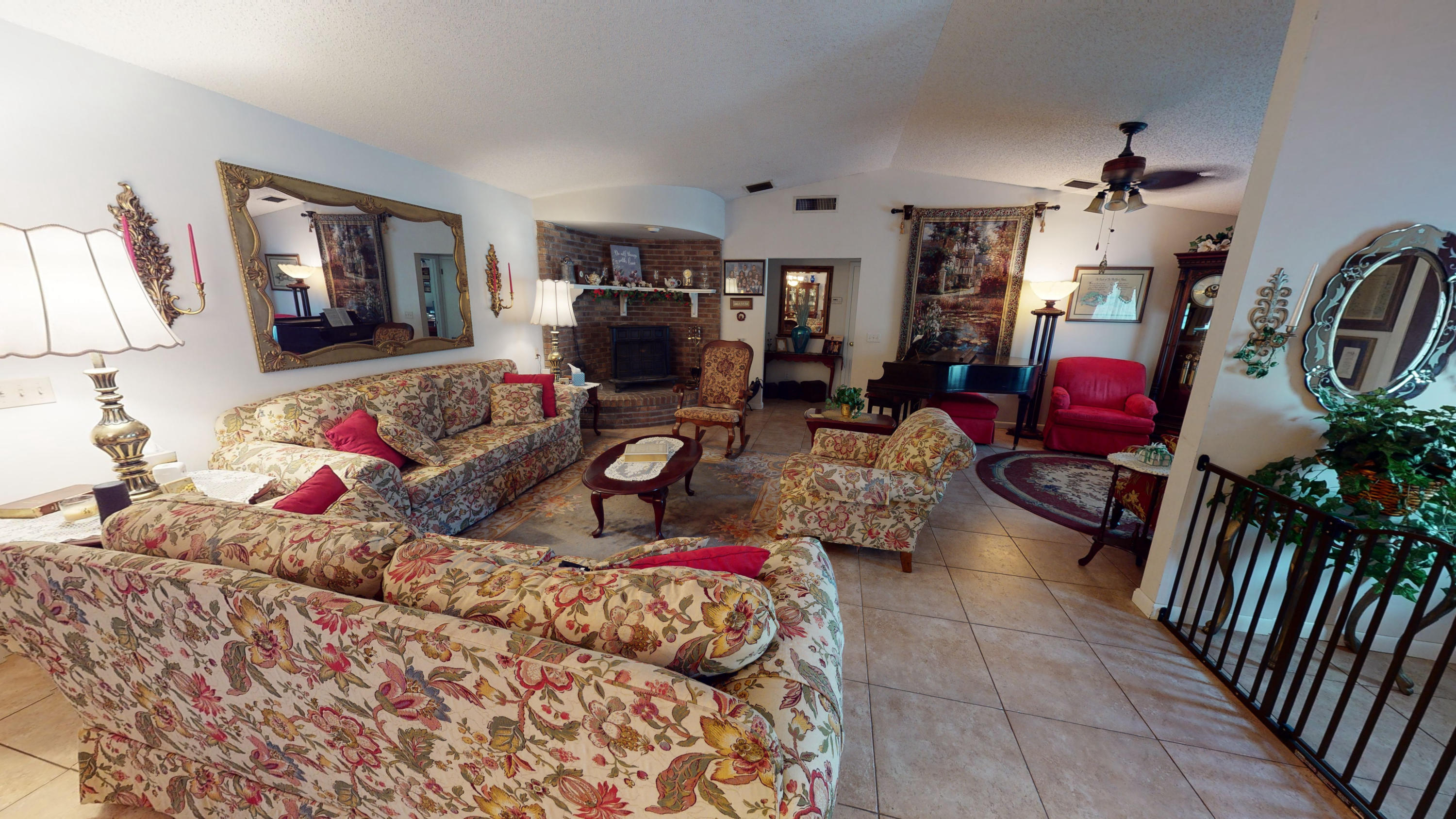 2929 Nicholas Road Fort Pierce, FL 34982 - Photo 5 of 21 Living Area