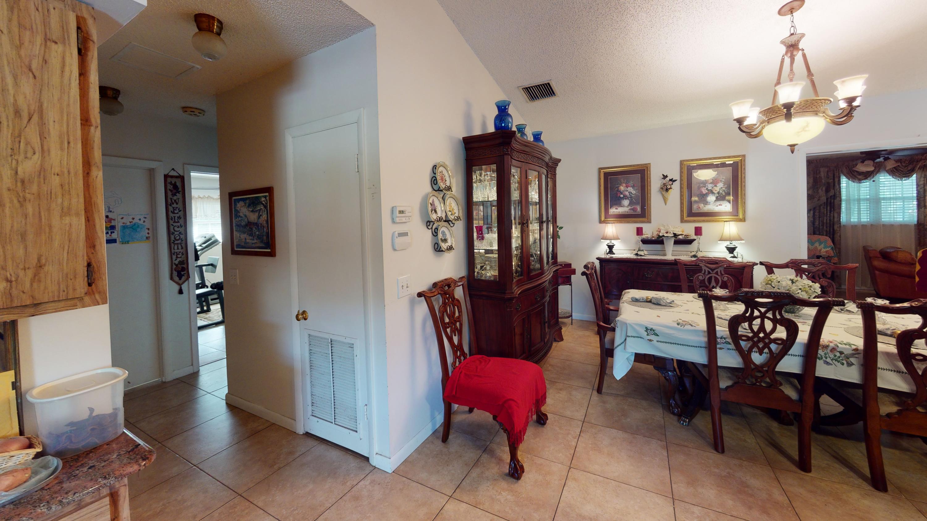 2929 Nicholas Road Fort Pierce, FL 34982 - Photo 10 of 21 Dining Area