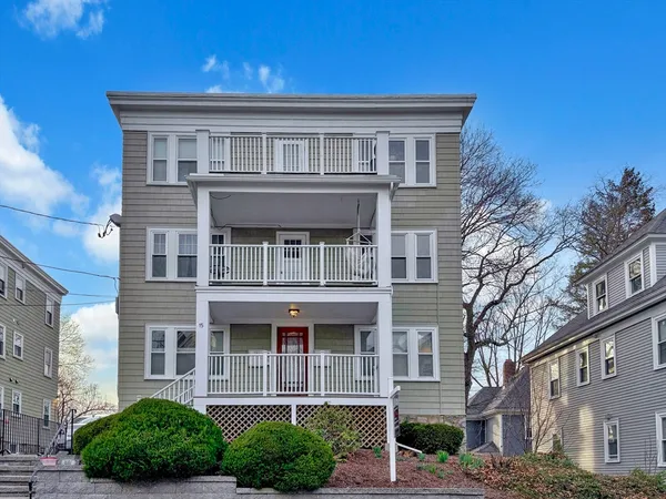 $2,600 | 15 Adelaide Street, Unit 1R, Boston, MA 02130