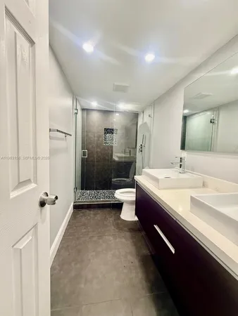 $2,400 | 1340 West 41st Street, Unit 205, Hialeah, FL 33012