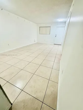 $2,400 | 1340 West 41st Street, Unit 205, Hialeah, FL 33012