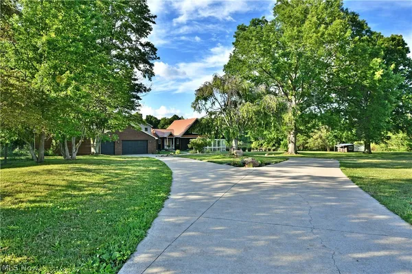 $1,700,000 | 5305 Warren - Sharon Road, Vienna, OH 44473