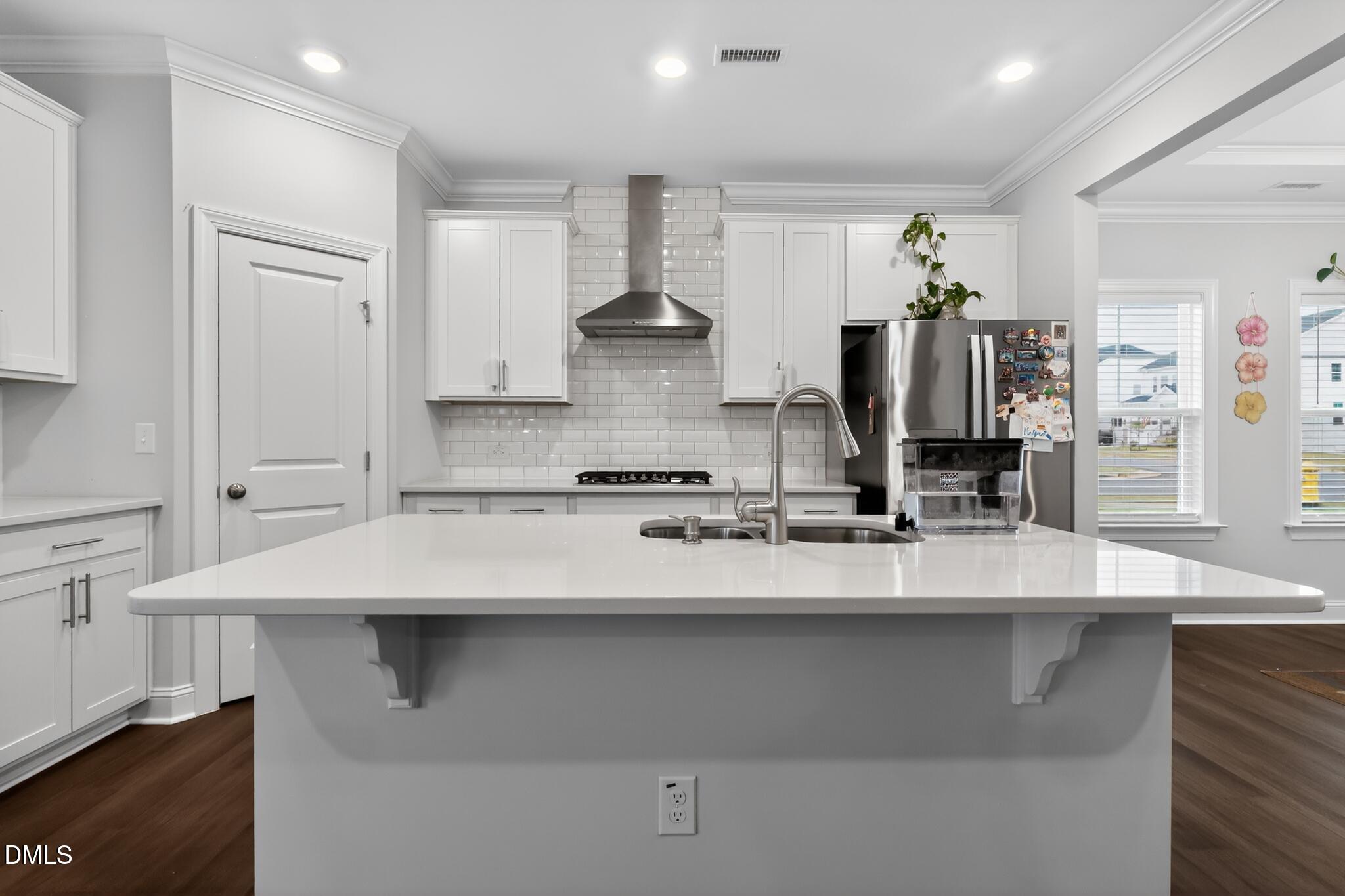920 Jasper Mine Trail Raleigh, NC 27610 - Photo 6 of 29 17_920_Jasper_Mine_Trl-Kitchen-_144