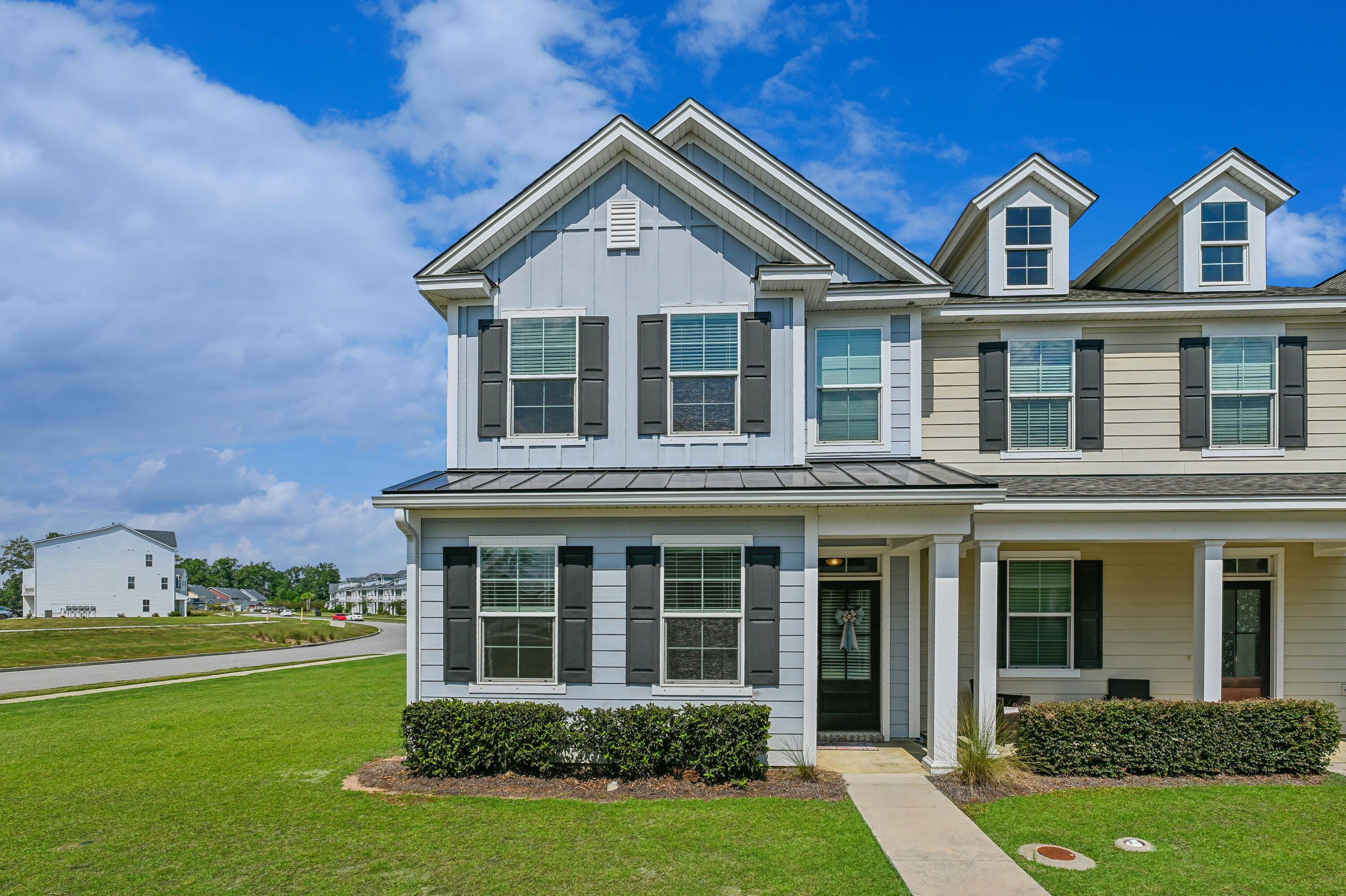 401 Stoneleigh Lane Moncks Corner, SC 29461 - Photo 1 of 32 401 Stoneleigh Lane
