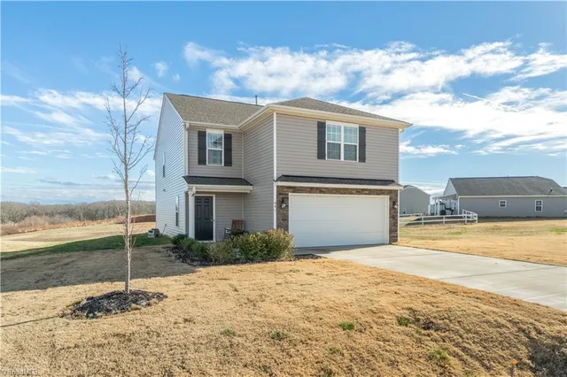 $349,900 | 401 Altavista Drive, Clemmons, NC 27012