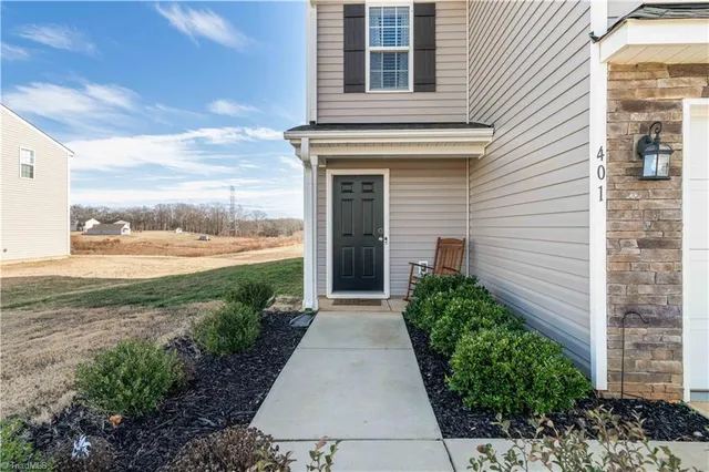 $360,000 | 401 Altavista Drive, Clemmons, NC 27012