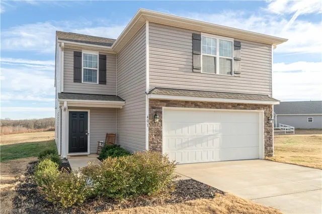 $349,900 | 401 Altavista Drive, Clemmons, NC 27012