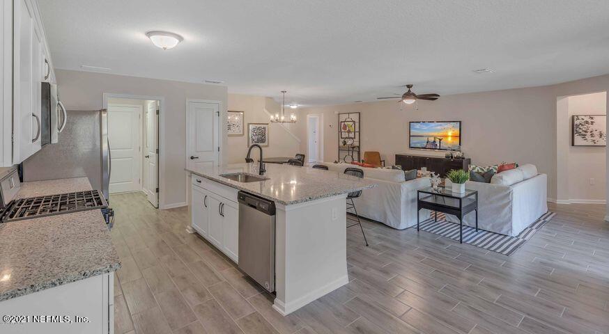 207 Meadow Ridge Drive St. Augustine, FL 32092 - Photo 2 of 23 20200328154317533761000000-o