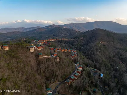 $1,000,000 | 3318 Covered Bridge Way, Sevierville, TN 37862