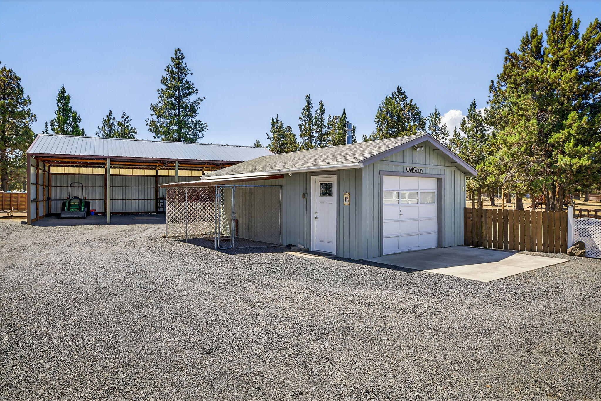 17415 Kent Road Sisters, OR 97759 - Photo 29 of 43
