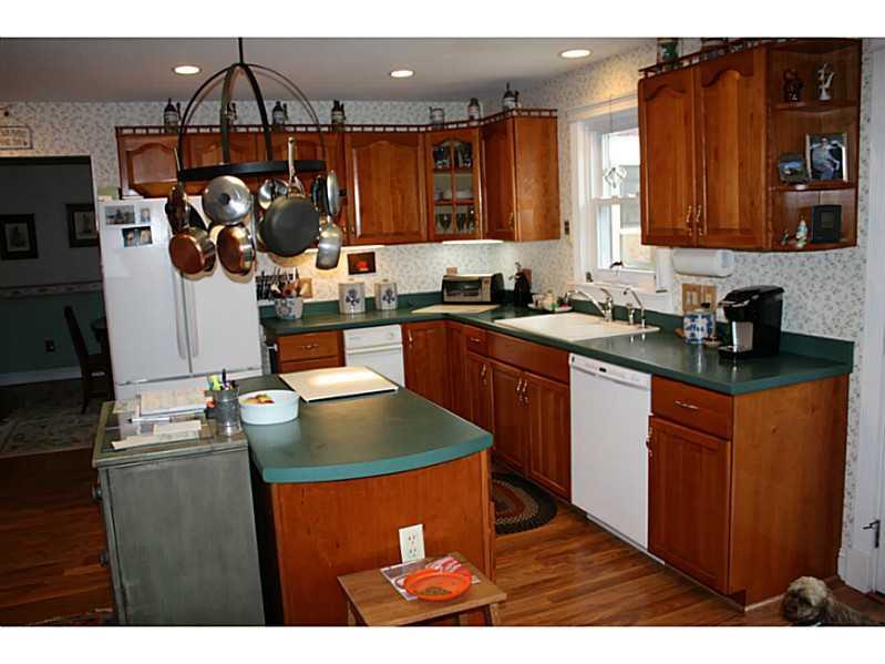14 Twin Pond Road Topsham, ME 04086 - Photo 3 of 31 Kitchen.