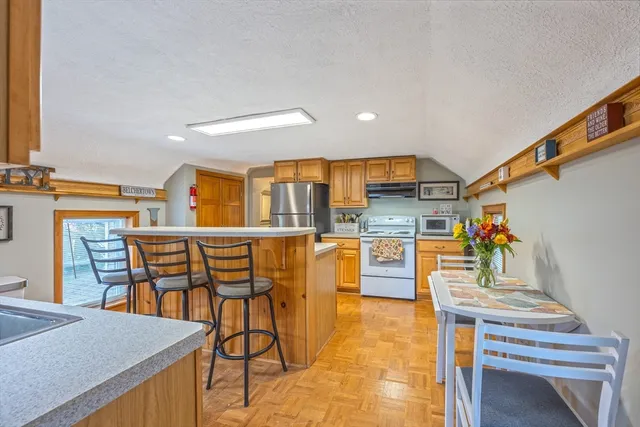 $439,900 | 70 Fuller Street, Ludlow, MA 01056