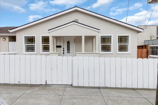 $775,000 | 224 Palm Avenue, Marina, CA 93933