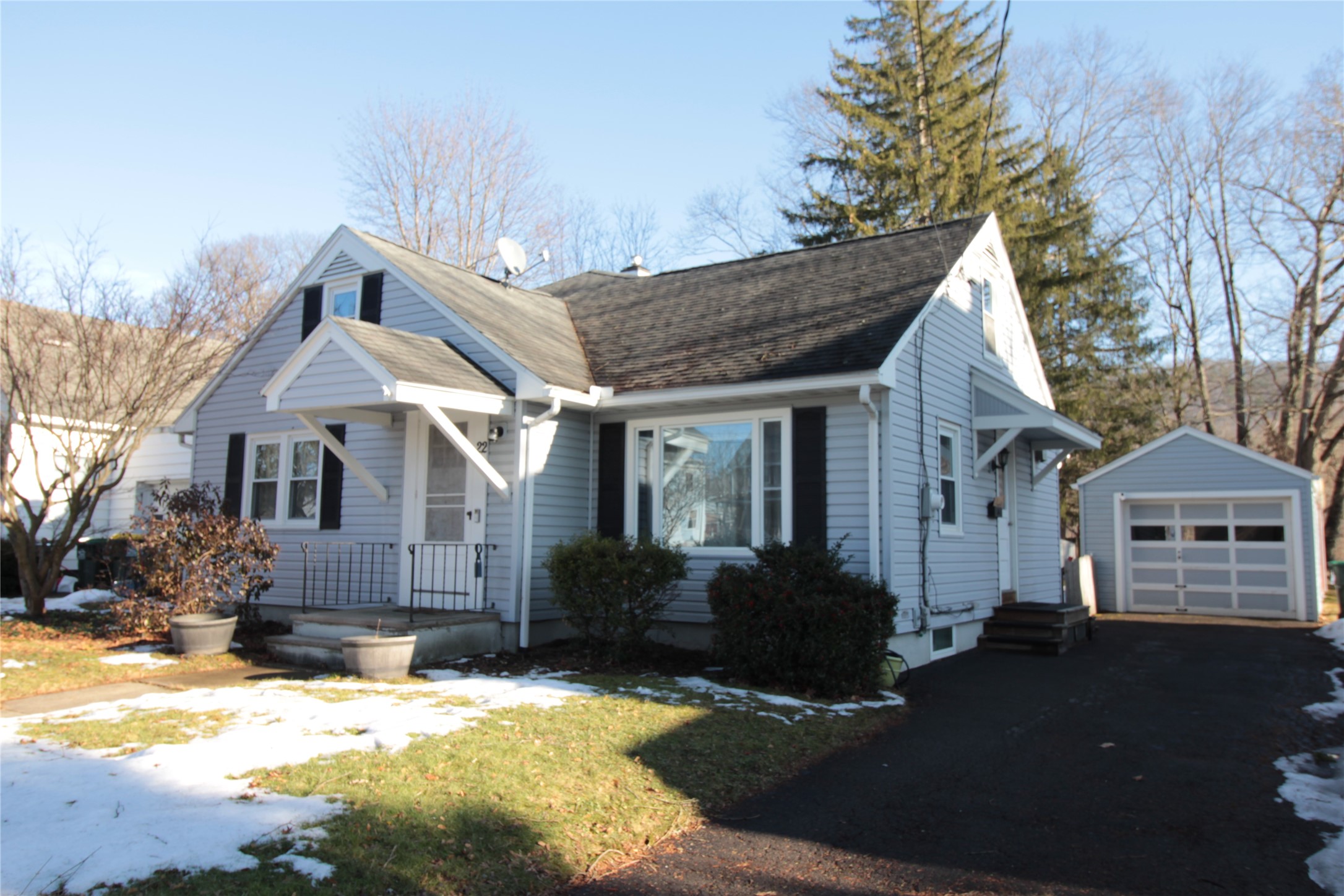 22 Rochelle Road Binghamton, NY 13901 - Photo 1 of 46 Gallery Image 1
